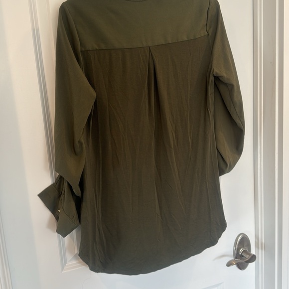 Le Chateau blouse. Size XS - Picture 5 of 6